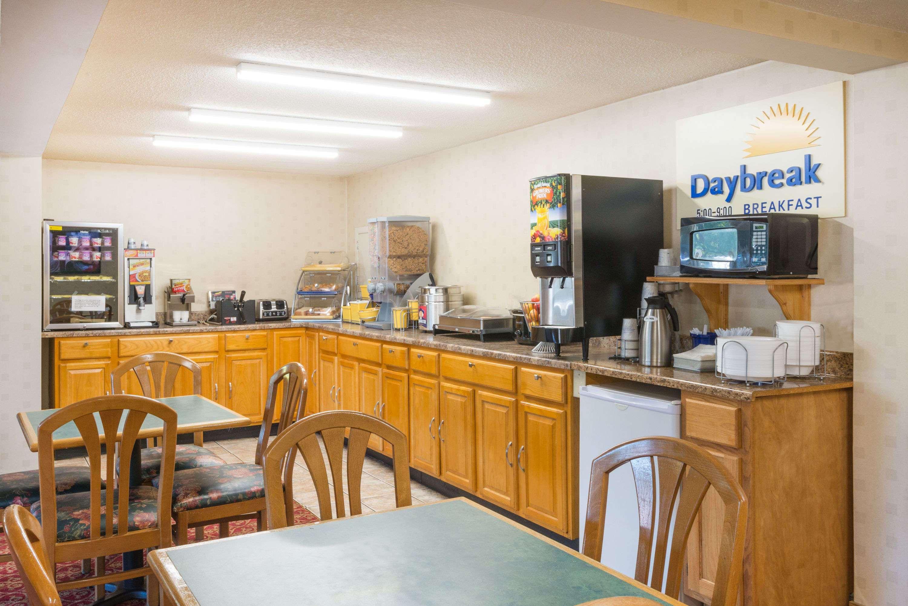 Days By Wyndham Motel