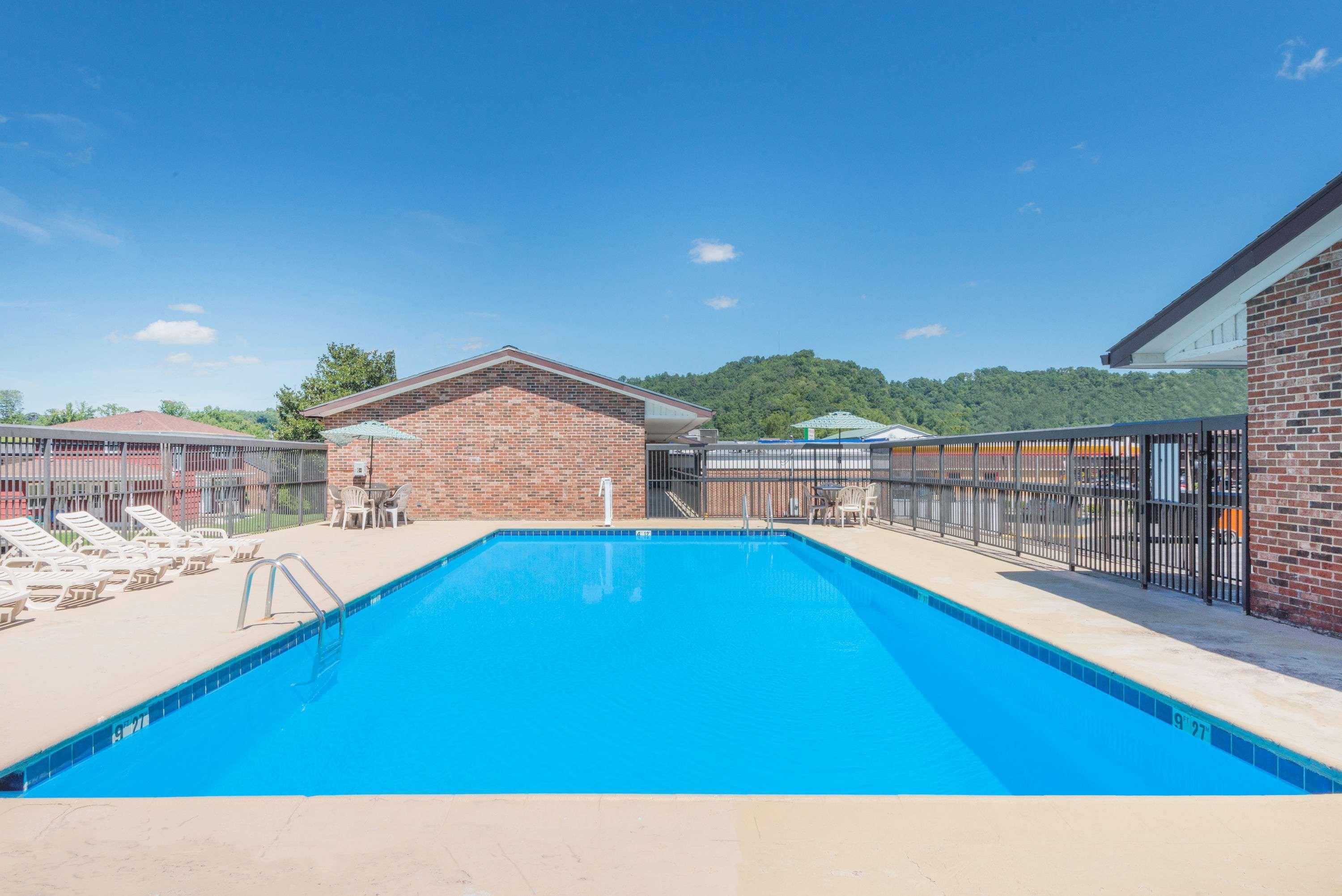 Days By Wyndham Paintsville
